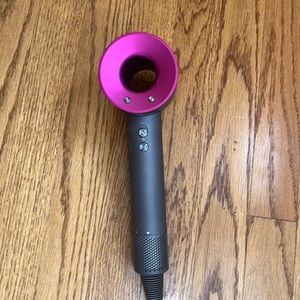 Dyson supersonic hairdryer